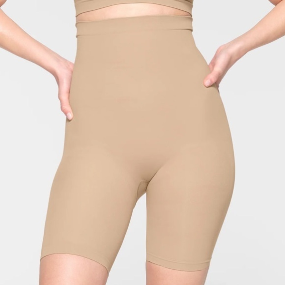 NWT Skims Above the Knee Short clay Womens XS